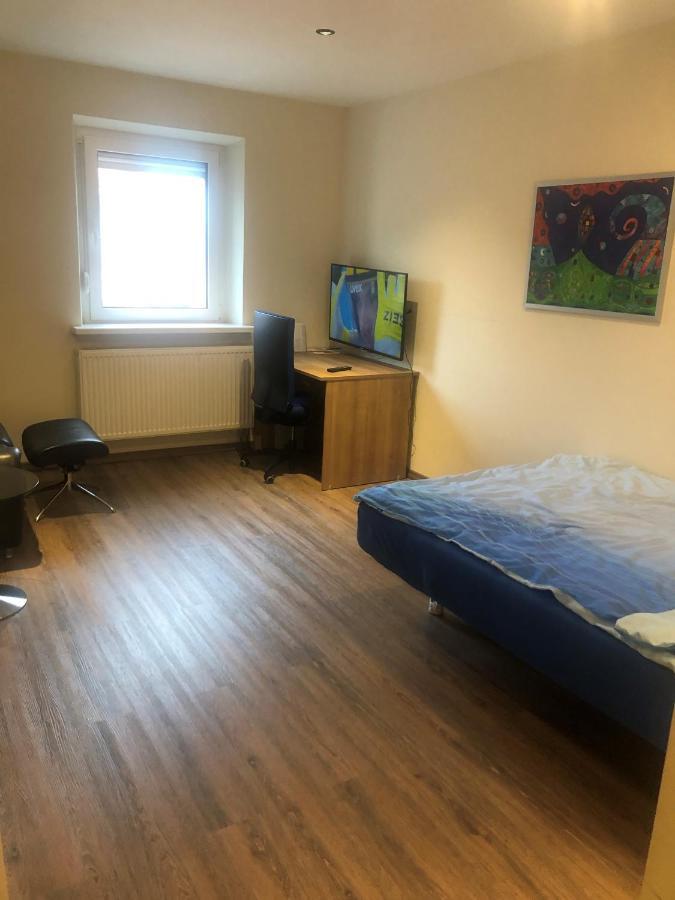 Calm Spacy Room, Own Modern Bath, Near Center, To 1 Person Or A Couple - Not Suitable For Craftsmen, Not Accepted - Privatly Rented Nuremberg Ngoại thất bức ảnh